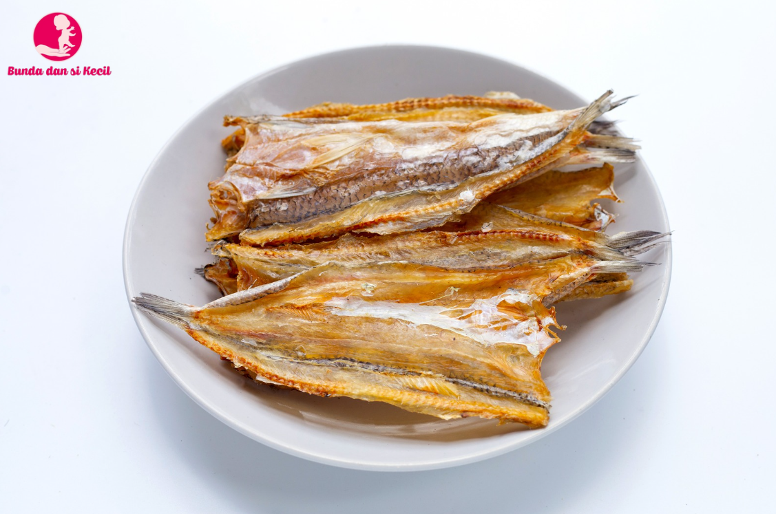 Sering Makan Ikan Asin? Waspadai Risiko Kesehatannya!